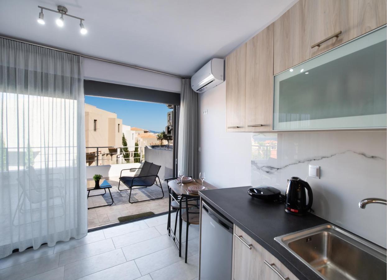 Angelica'S And Irene'S Design Apartments Swimming Pool ニキアナ エクステリア 写真