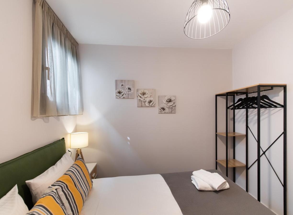 Angelica'S And Irene'S Design Apartments Swimming Pool ニキアナ エクステリア 写真