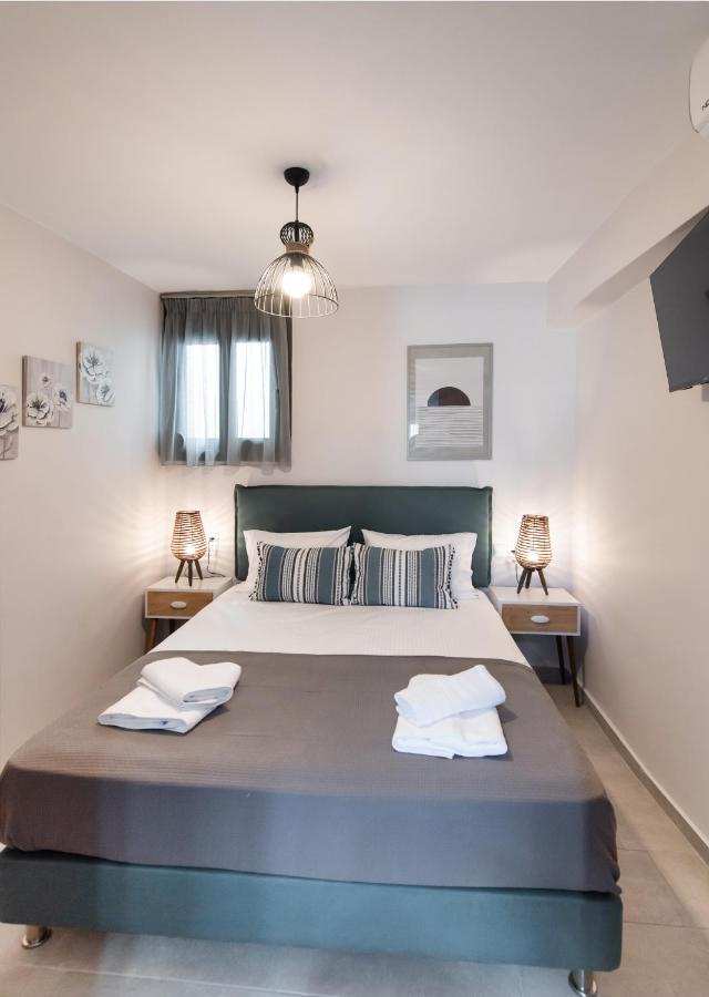 Angelica'S And Irene'S Design Apartments Swimming Pool ニキアナ エクステリア 写真
